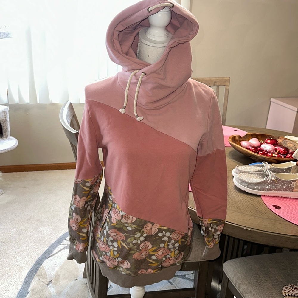 Ampersand Ave double hood hoodie pink & floral size medium!